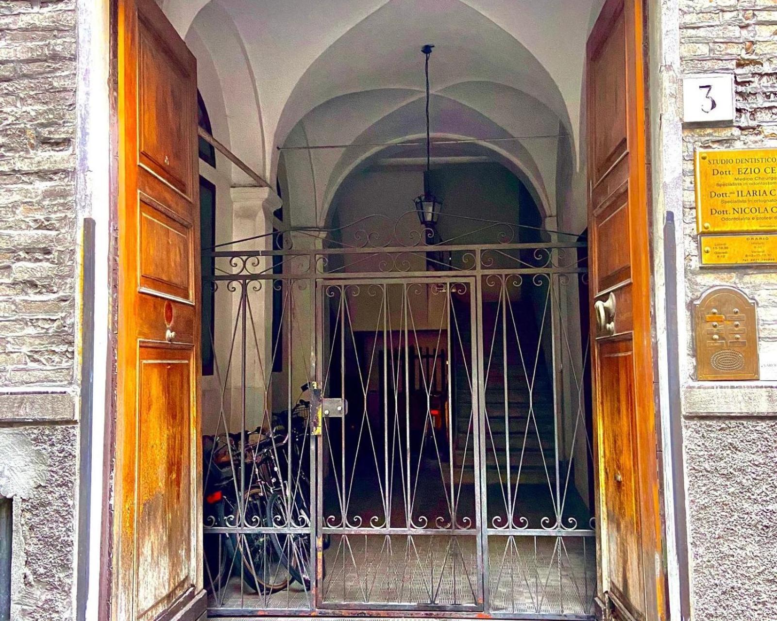 Maison Sarraj Parma Luaran gambar